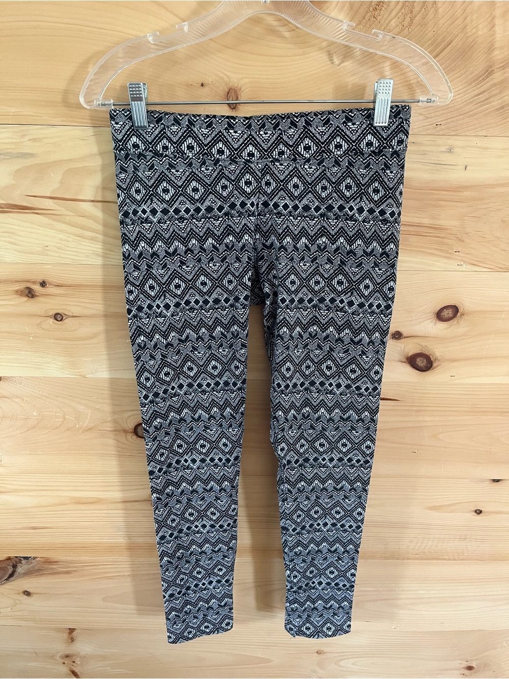 American Eagle Outfitters Black & White Aztec Print Women’s Leggings Medium